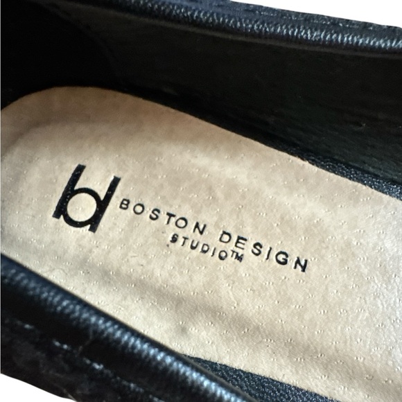 Black Leather Flats Versatile Loafers - Picture 5 of 5